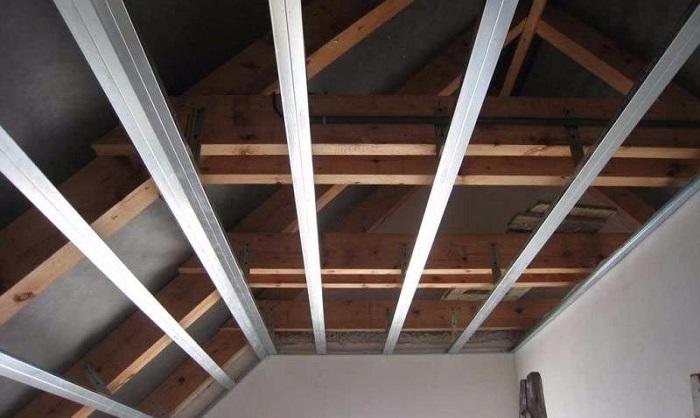 3 простых способа закрепить гипсокартон на потолке